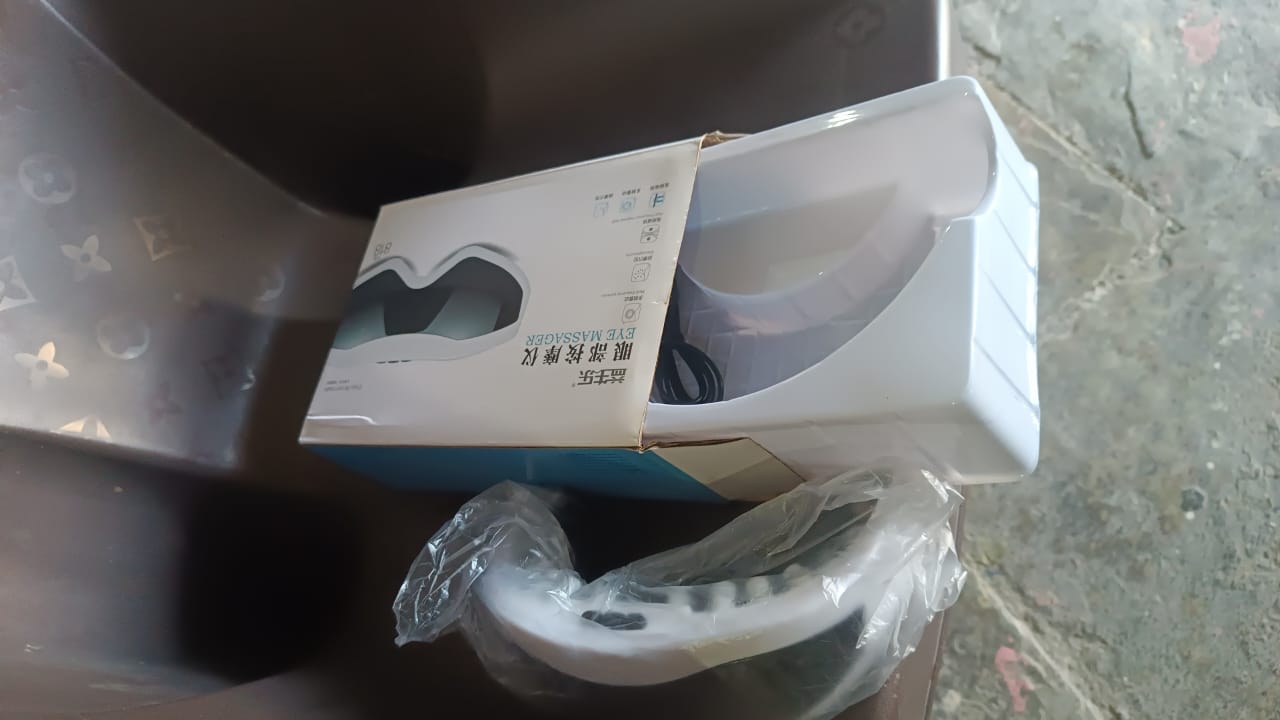 Electric Eye Massager with Adjustable Elastic Band (1 Pc)